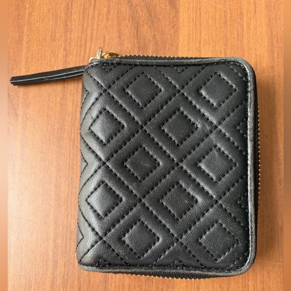 Tory Burch small leather quilted zip around wallet